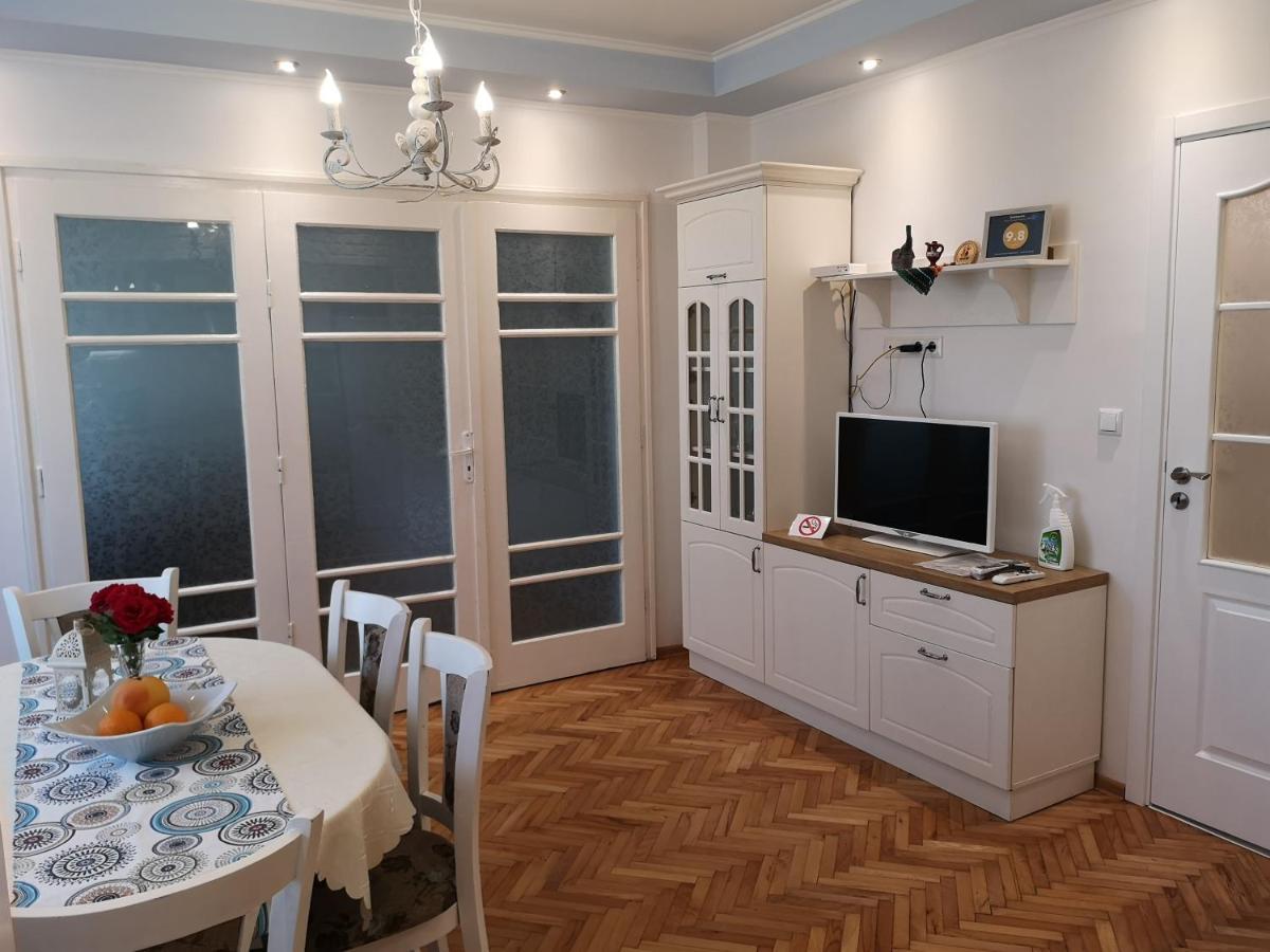 Central Varna Apartment - Lets4Holiday 外观 照片