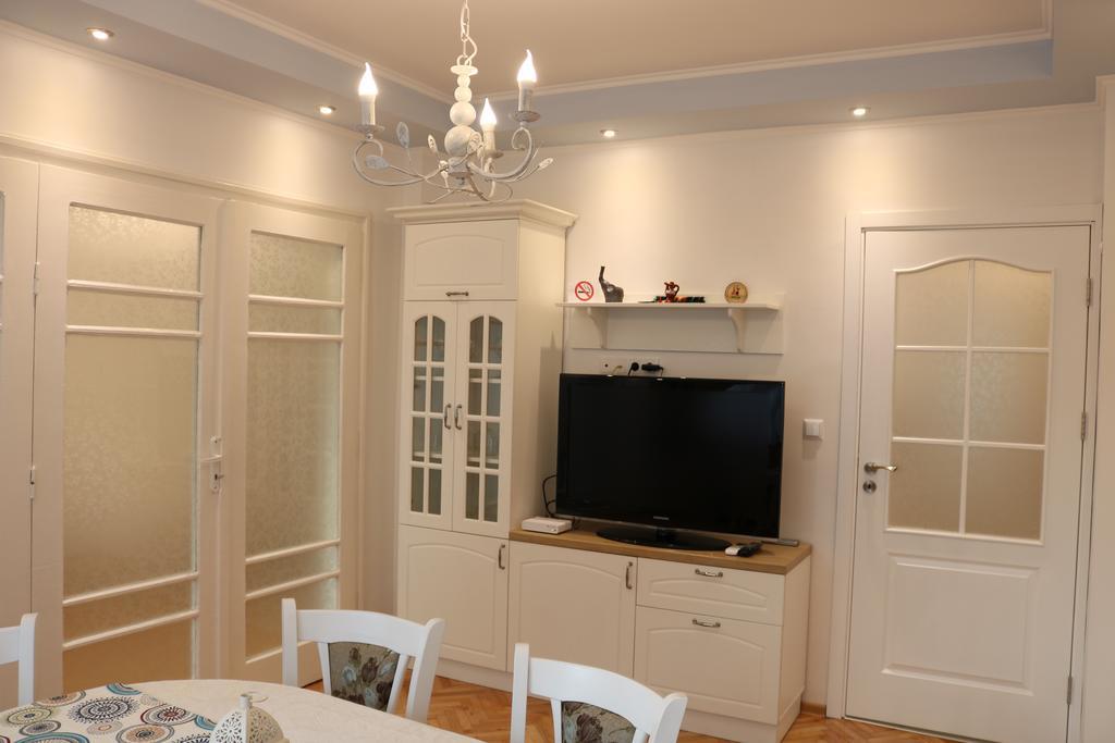 Central Varna Apartment - Lets4Holiday 外观 照片