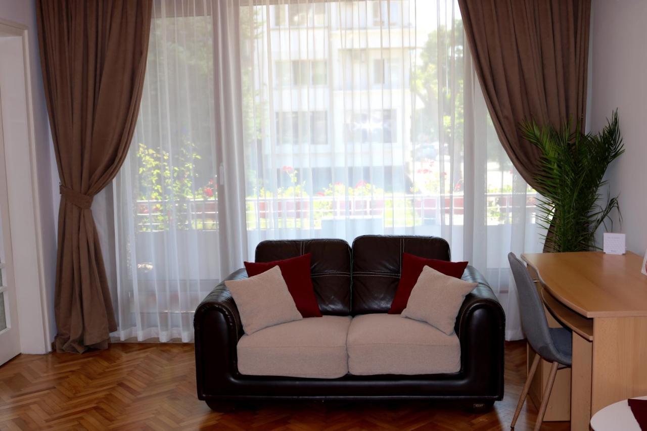 Central Varna Apartment - Lets4Holiday 外观 照片