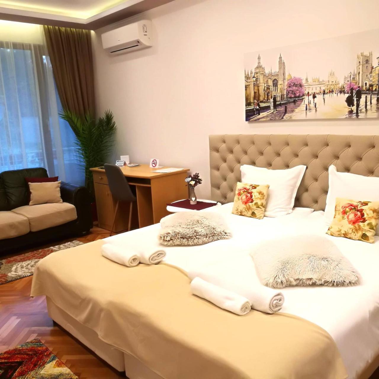 Central Varna Apartment - Lets4Holiday 外观 照片