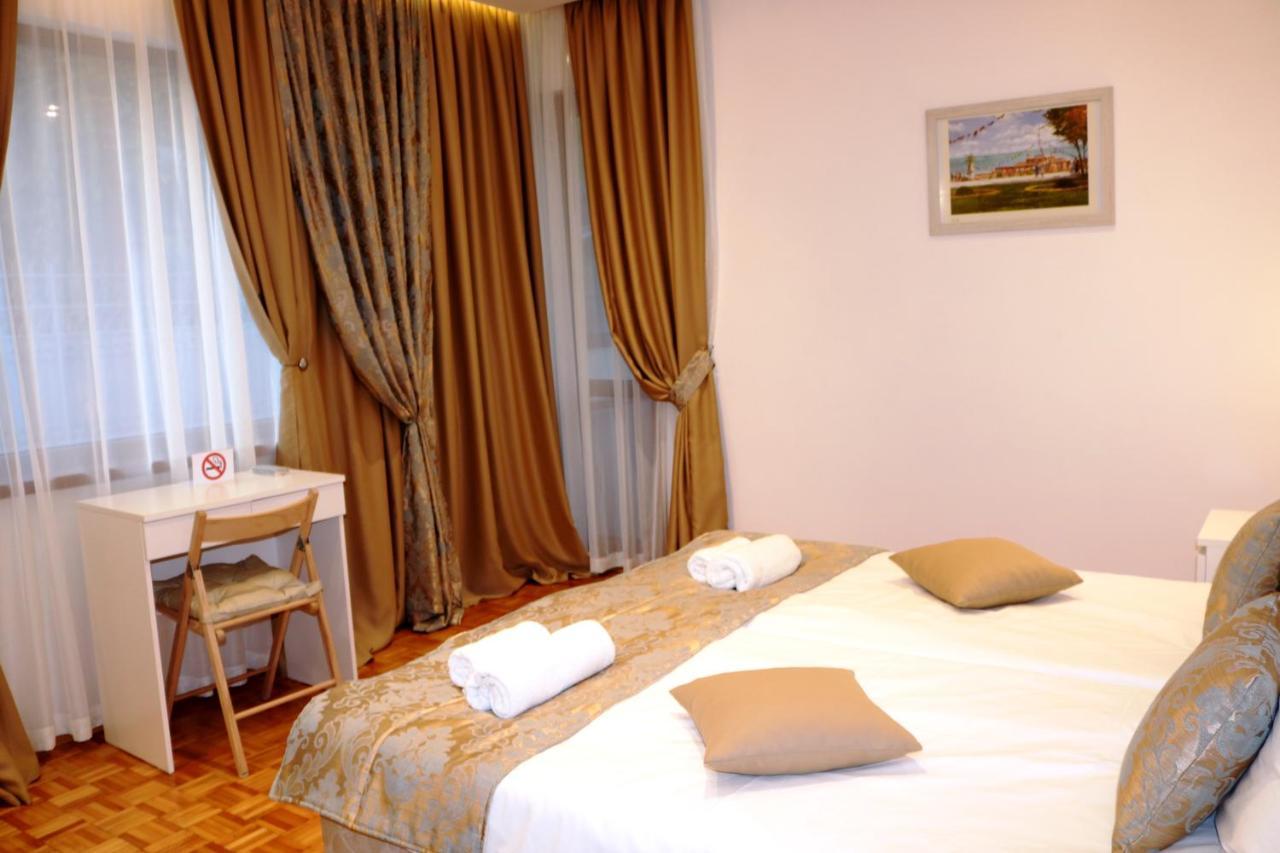 Central Varna Apartment - Lets4Holiday 外观 照片