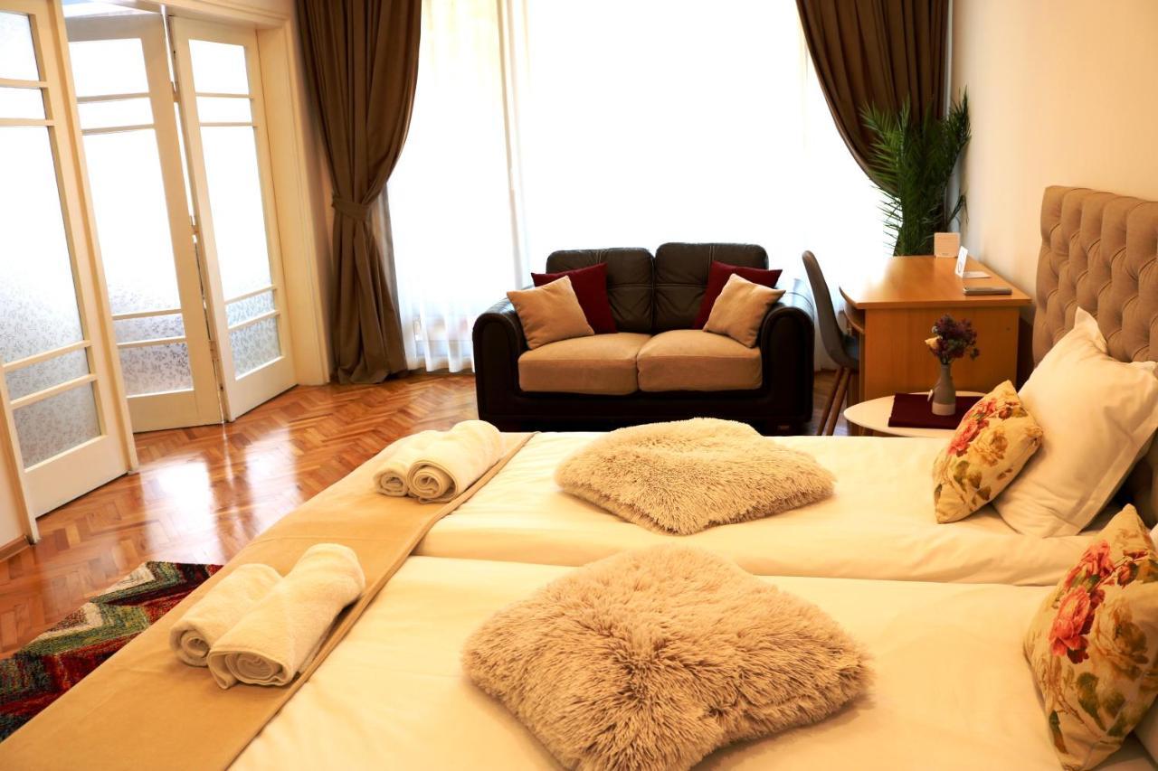 Central Varna Apartment - Lets4Holiday 外观 照片